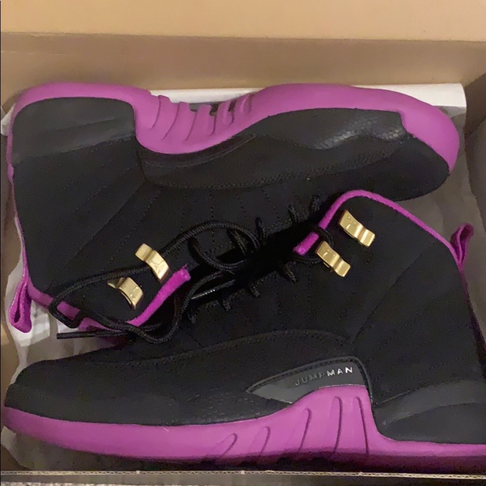 JORDAN 12 RETRO GOOD CONDITION